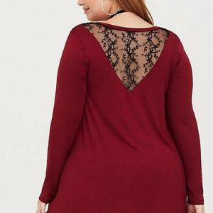 Plus size Torrid Lace stretchy top size 1( 1X)